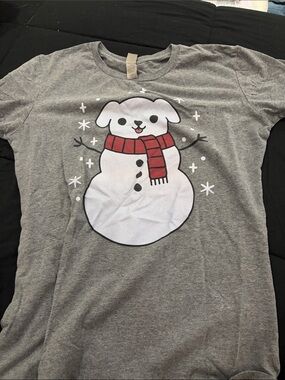 Gray Dog Snowman Graphic Tee with Red Scarf - Pets Dog